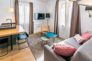 公寓式酒店  Aquitania Home Suites