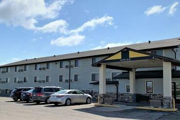 فندق Yankton Inn