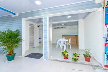 پانسیون La Isla Inn