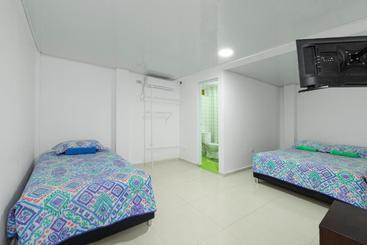 پانسیون La Isla Inn