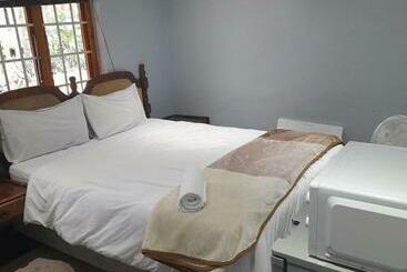 膳宿费 Luvuyos Guest House Pmb