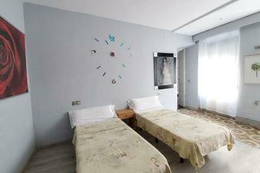 هتل Hostal Martes Cáceres Plaza Mayor   Tercer Piso Sin Ascensor