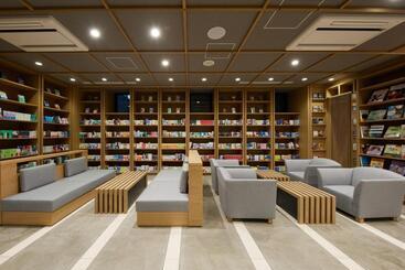 Lamp Light Books Hotel Sapporo