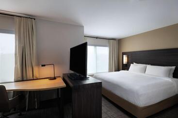 فندق Residence Inn New Brunswick Tower Center Blvd