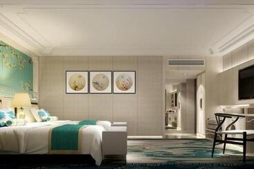 هتل Beverly Plaza