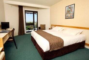 Brit Hotel Du Lac