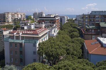 هتل Calypso Rimini Marina Centro