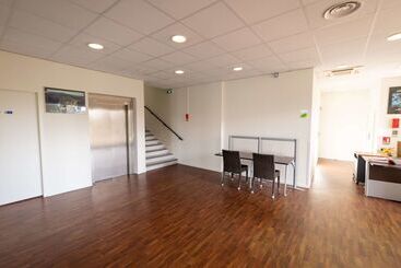 Отель Campanile Narbonne A9/a61