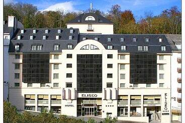 ホテル Eliseo