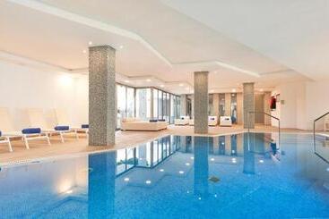 هتل Globales Cala Bona