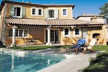 ホテル Lagrange Vacances Domaine De Fayence