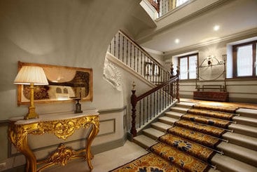 هتل Palacio Guendulain