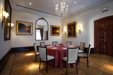هتل Palacio Guendulain