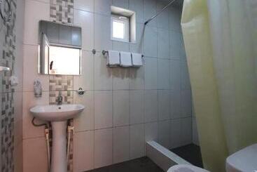 בית מלון כפרי Lucytour