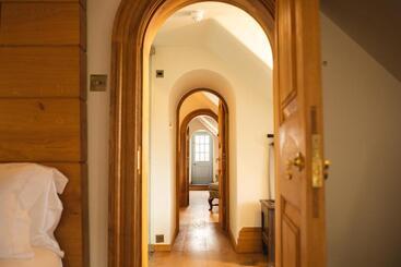 酒店 Mingary Castle Restaurant With Rooms