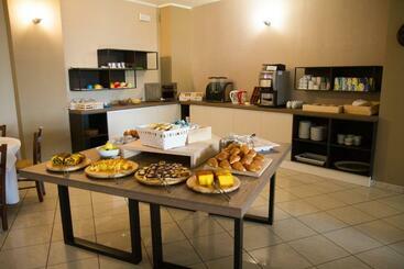 בית מלון כפרי Falcon