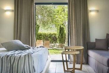 آپارتمان Avithos Resort