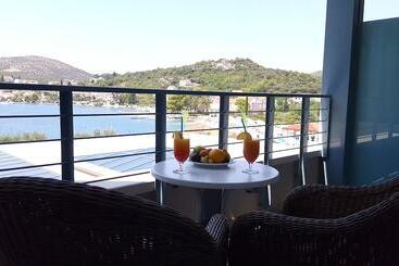 酒店 Admiral Grand