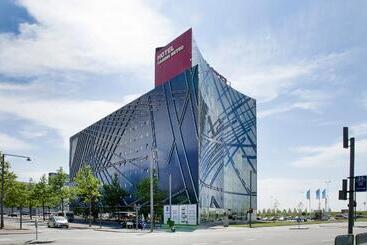 בית מלון כפרי Cabinn Metro