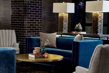 Отель Cumberland House Knoxville, Tapestry Collection By Hilton