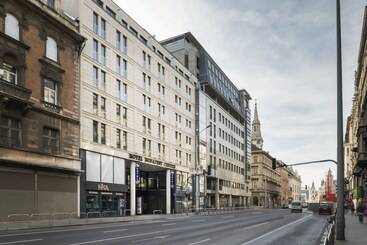 בית מלון כפרי Exe Budapest Center