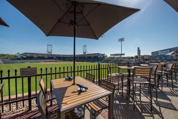 هتل Hilton Garden Inn Manchester Downtown