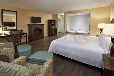 فندق Revery Toronto Downtown, Curio Collection By Hilton