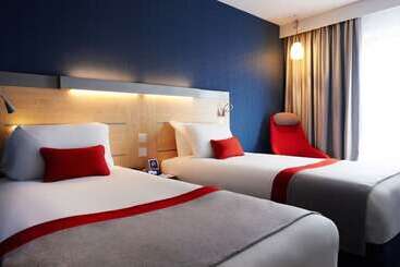 ホテル Holiday Inn Express Cheltenham Town Centre, An Ihg