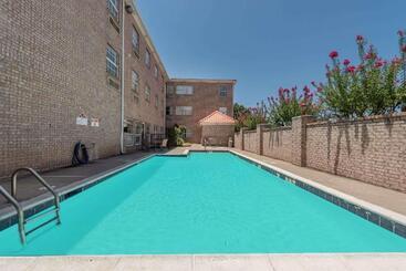 هتل Mainstay Suites Addisondallas