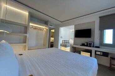 Отель Paolas Sunset