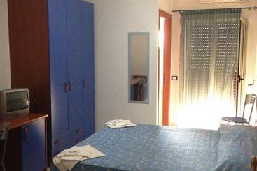 Отель Sea Breeze