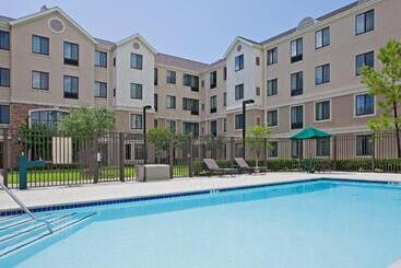 בית מלון כפרי Staybridge Suites Houston West   Energy Corridor, An Ihg