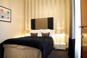 Kensington House Aparthotel