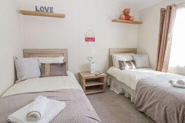 فندق Superb Detached Lodge Located On Skipsea Sands