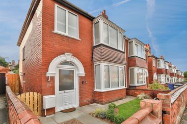 بنسيون Wheatley View By Vizzzitus