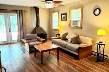 별장 Steel Driver River Cabin