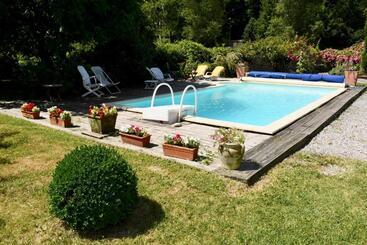 ベッドアンドブレックファースト La Tulipe Sauvage