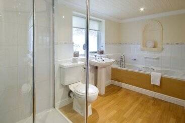 Derwent Manor Apartments