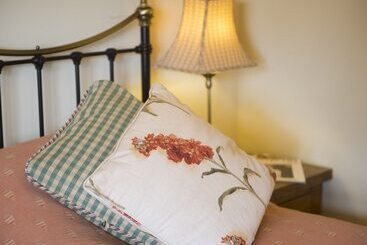 East Dyke Farmhouse B&b