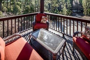 کلبه Fifth Dimension