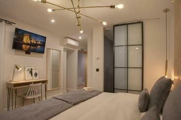 مسافرخانه Suites You Soho