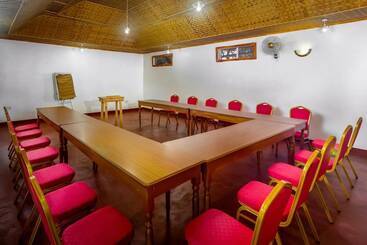 هتل Banana Village