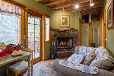 민박 Idyllwild Bunkhouse