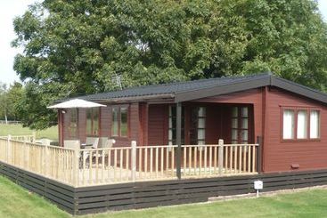 Lovely Cottage In Brookland Britain With Private Veranda