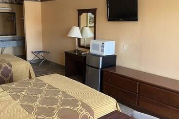 Motel Executive Inn And Suites