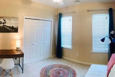The Blue Door Bungalow  Ideal For A Group Of 7