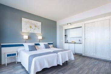 Apartamentos Colón Playa