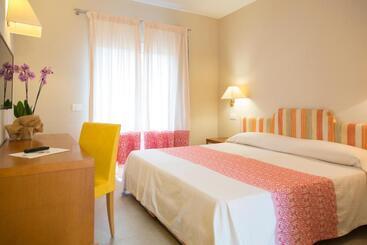 Blu Hotel Laconia Village