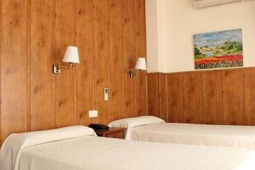 호텔 Hostal Real