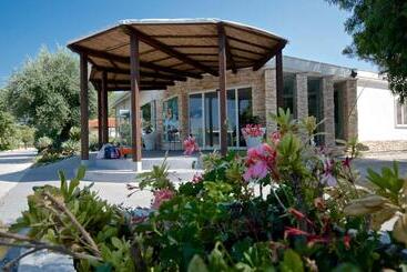 בית מלון כפרי Villaggio Le Palme